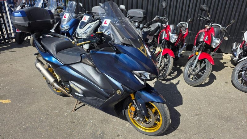 YAMAHA Tmax