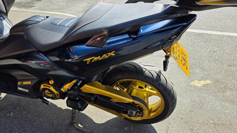 YAMAHA Tmax