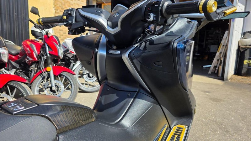 YAMAHA Tmax