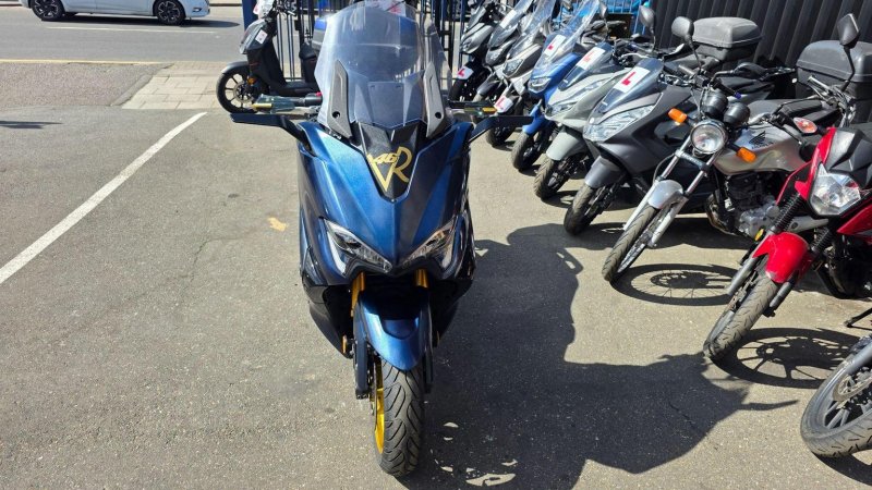 YAMAHA Tmax