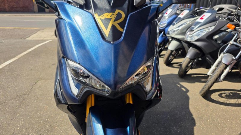 YAMAHA Tmax