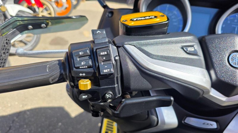 YAMAHA Tmax