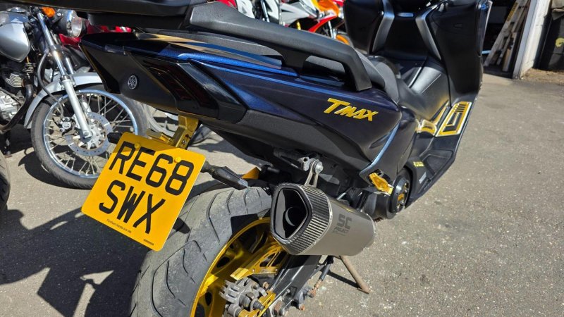 YAMAHA Tmax