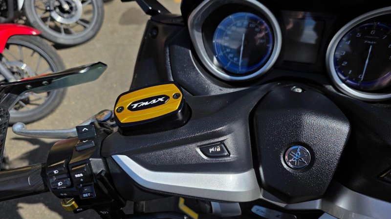 YAMAHA Tmax