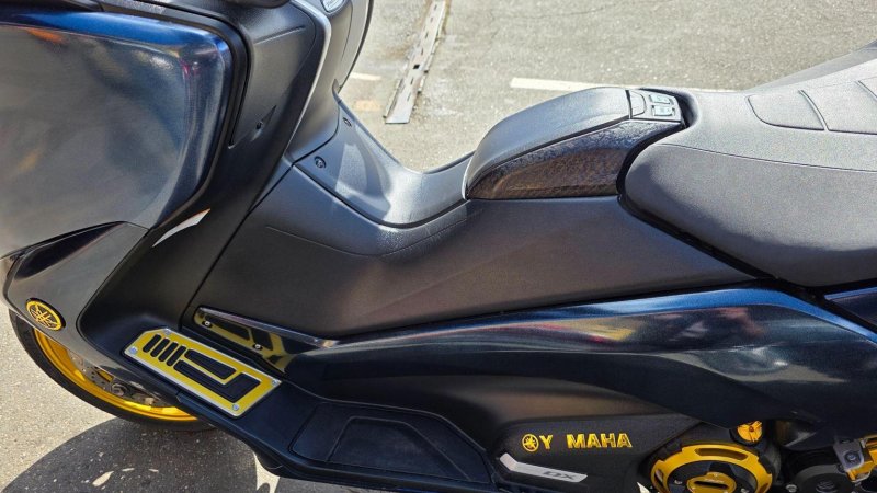 YAMAHA Tmax