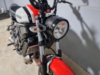 YAMAHA XSR700