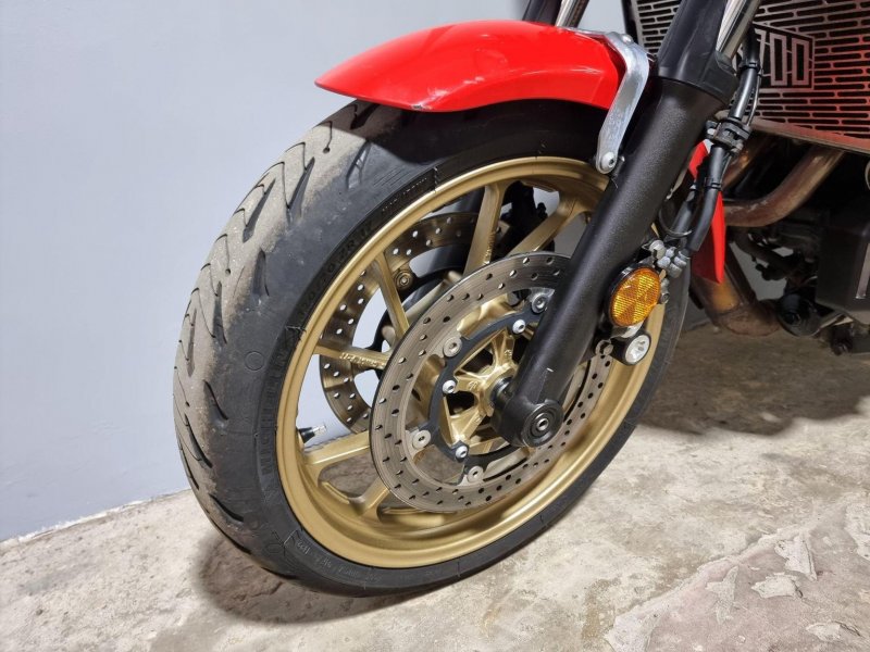 YAMAHA XSR700
