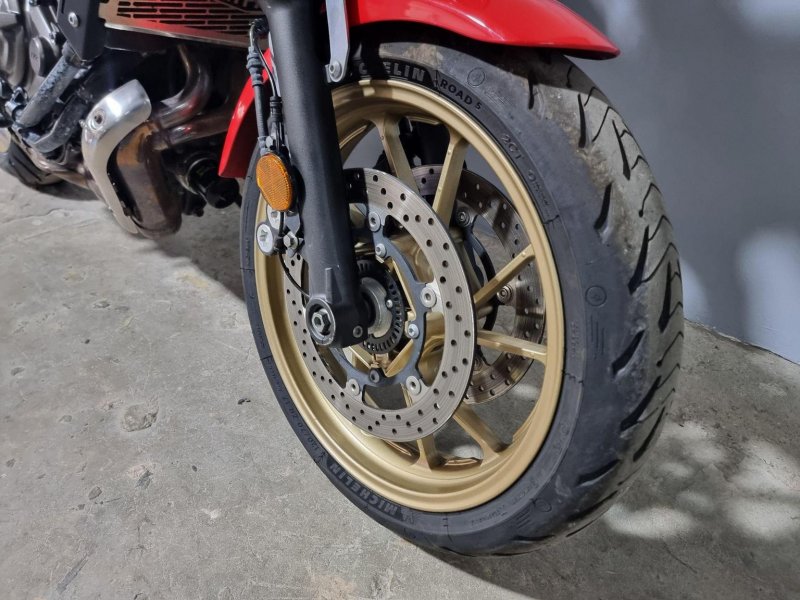 YAMAHA XSR700