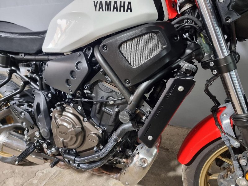 YAMAHA XSR700