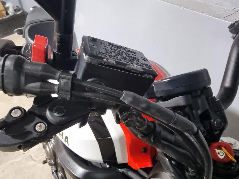YAMAHA XSR700