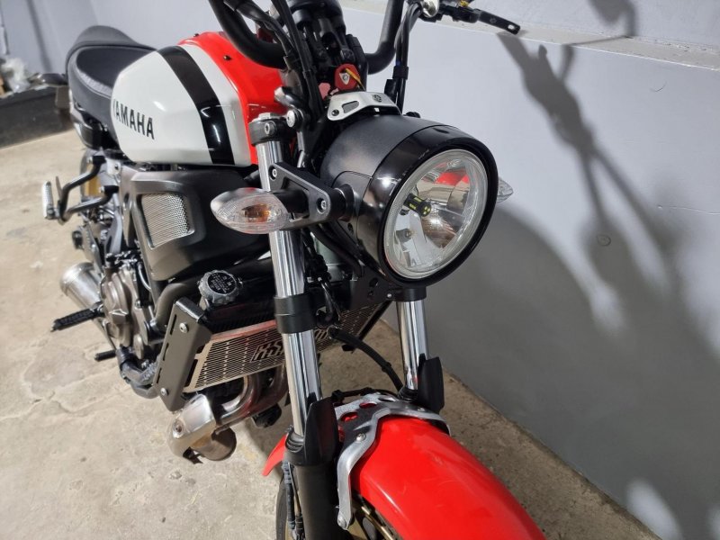 YAMAHA XSR700
