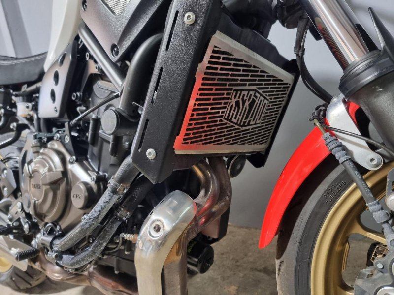 YAMAHA XSR700