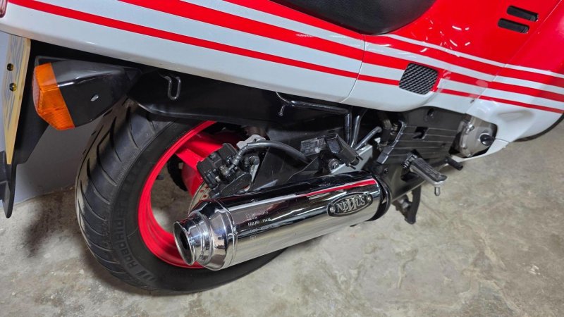HONDA CBR1000F