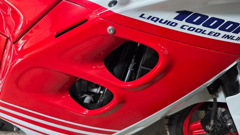 HONDA CBR1000F