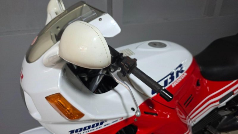 HONDA CBR1000F