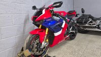 HONDA CBR1000RR-R FIREBLADE
