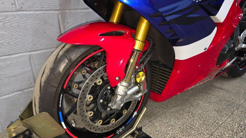HONDA CBR1000RR-R FIREBLADE
