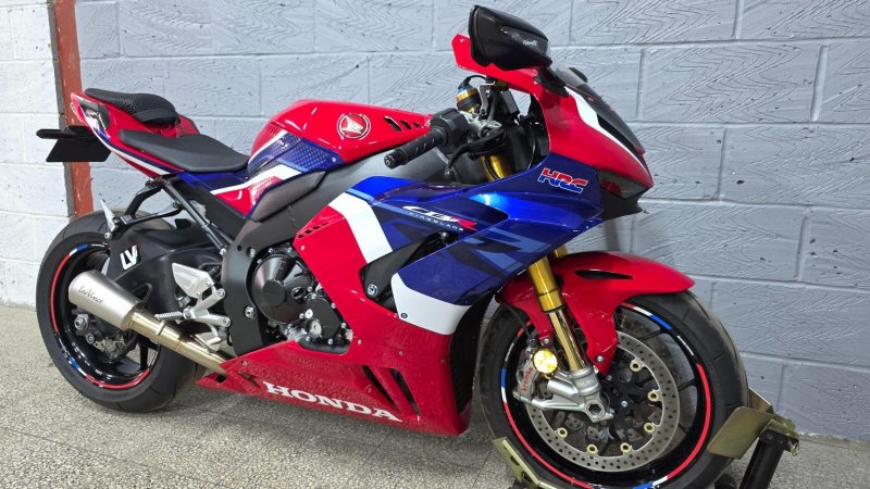 HONDA CBR1000RR-R FIREBLADE