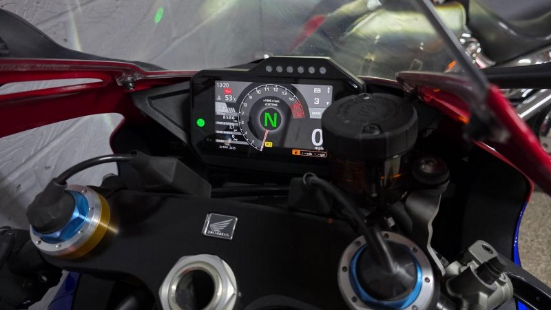 HONDA CBR1000RR-R FIREBLADE