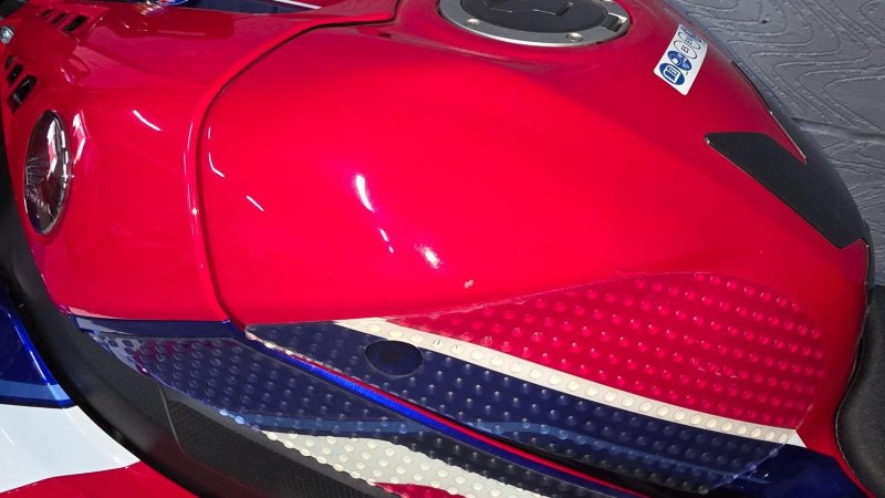 HONDA CBR1000RR-R FIREBLADE