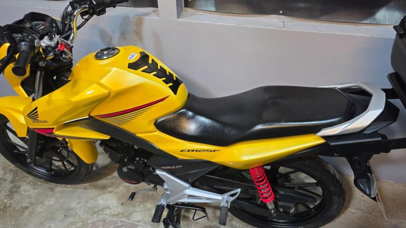 HONDA CB125F