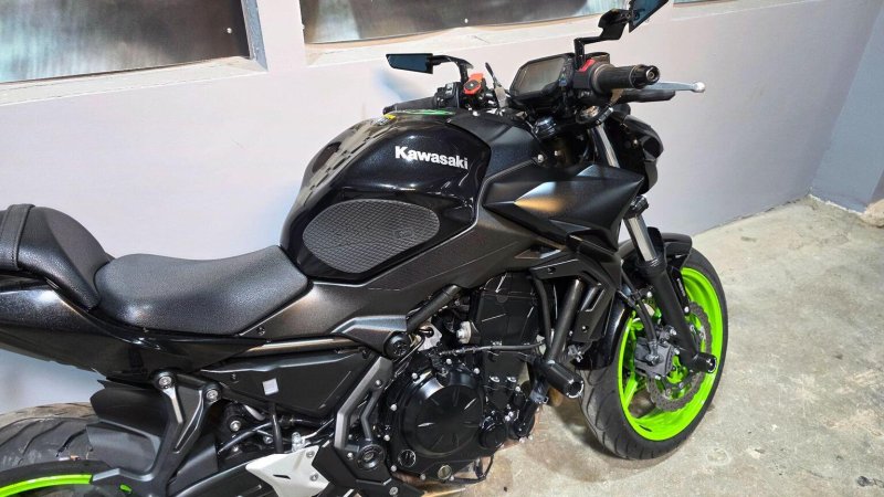 KAWASAKI Z650