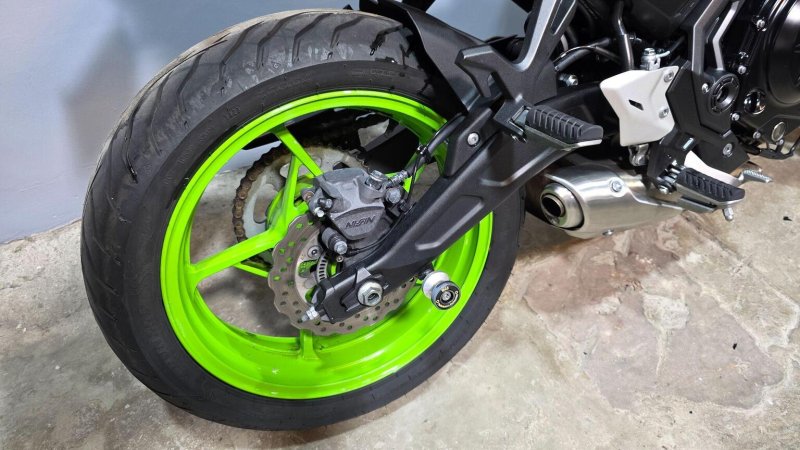 KAWASAKI Z650
