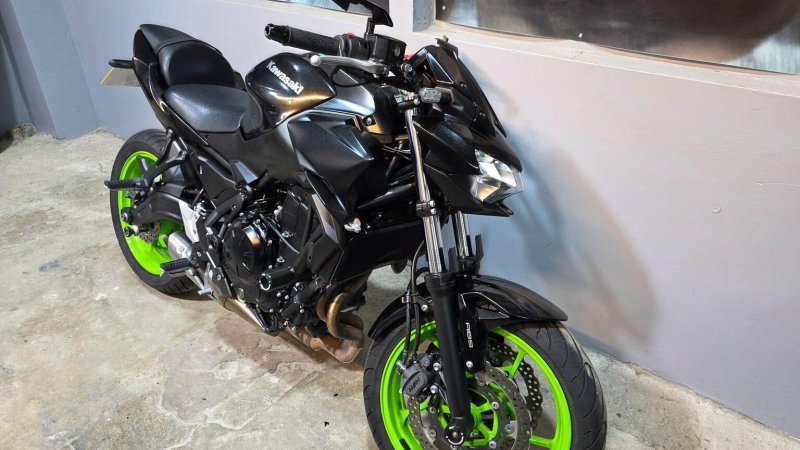 KAWASAKI Z650