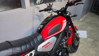 YAMAHA 