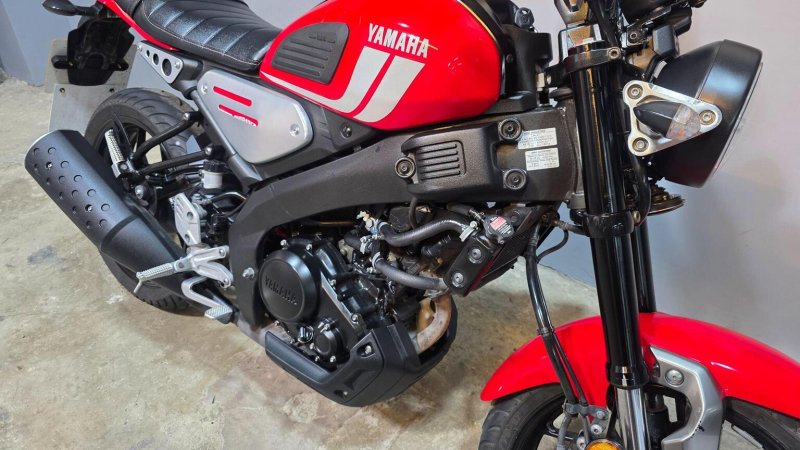YAMAHA 
