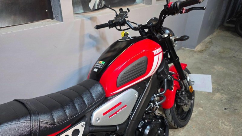 YAMAHA 