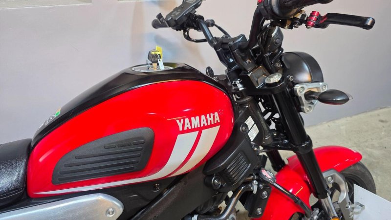 YAMAHA 