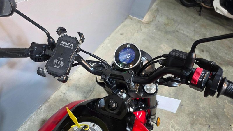 YAMAHA 