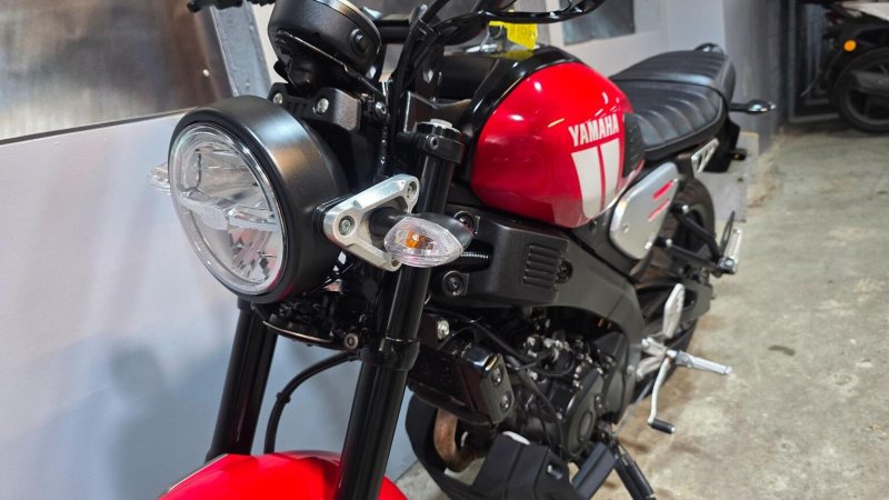 YAMAHA 
