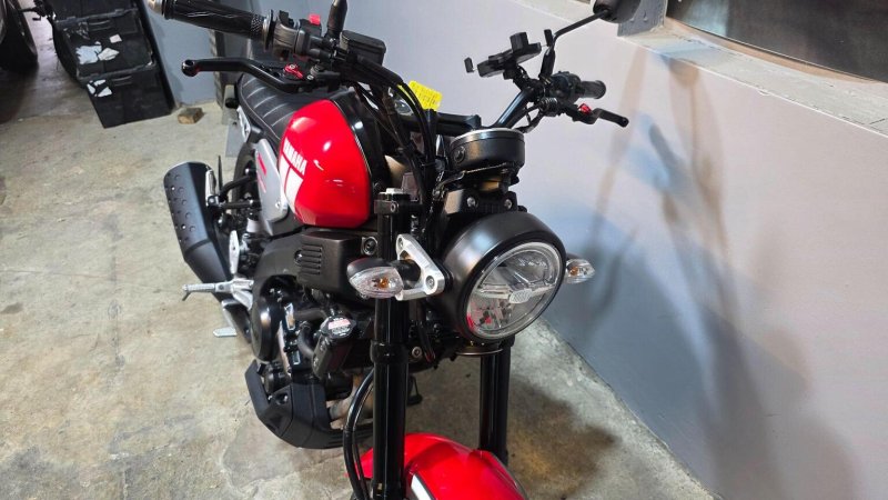 YAMAHA 