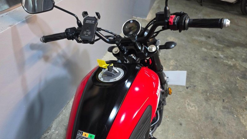YAMAHA 