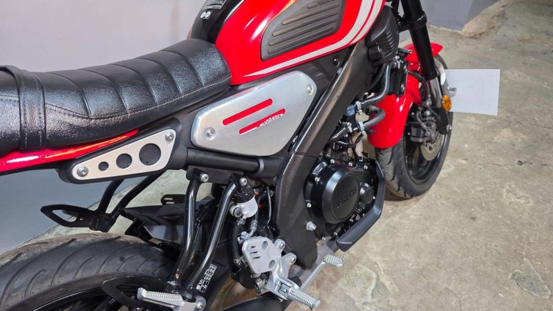 YAMAHA 