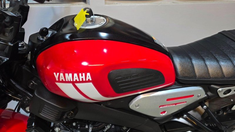 YAMAHA 