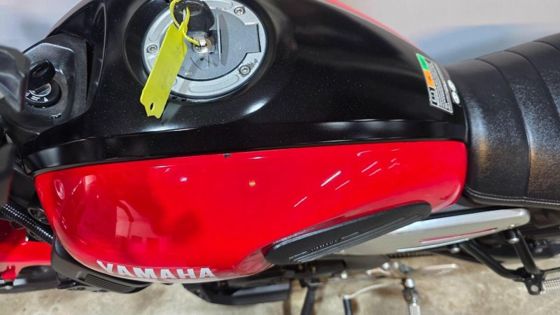 YAMAHA 