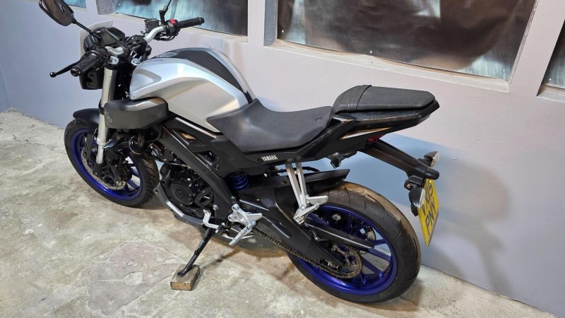 YAMAHA MT-125
